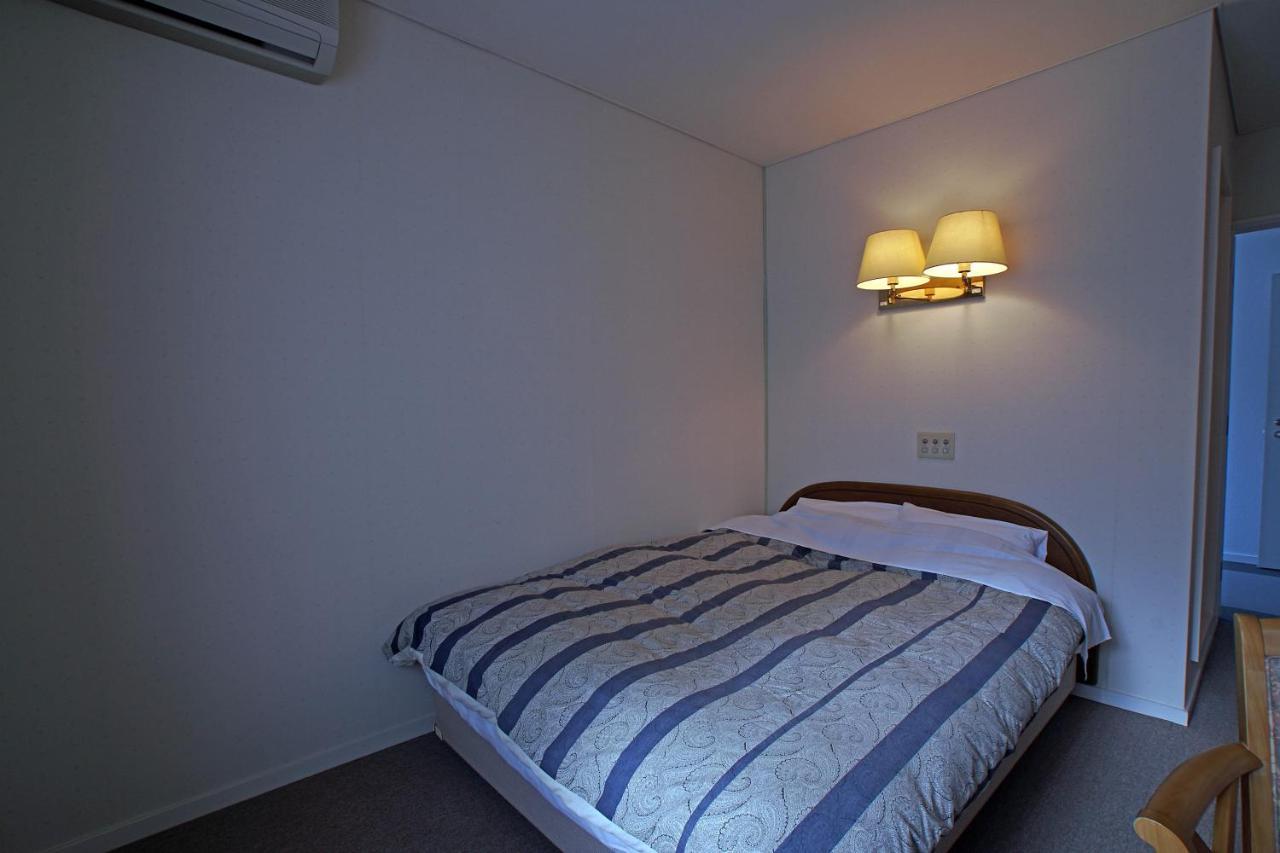 เพนชั่น อองเทรอ-เดอ-แมร์ Bed & Breakfast Hachimantai  ภายนอก รูปภาพ