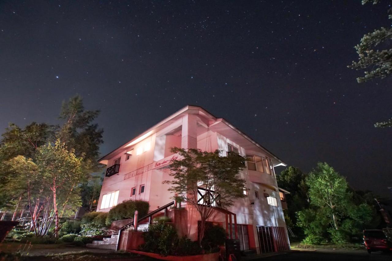 เพนชั่น อองเทรอ-เดอ-แมร์ Bed & Breakfast Hachimantai  ภายนอก รูปภาพ
