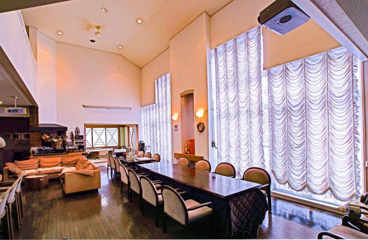 เพนชั่น อองเทรอ-เดอ-แมร์ Bed & Breakfast Hachimantai  ภายนอก รูปภาพ