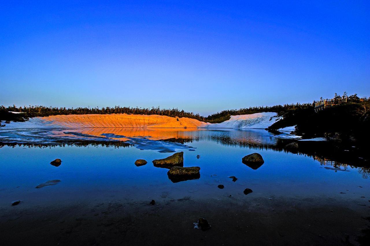 เพนชั่น อองเทรอ-เดอ-แมร์ Bed & Breakfast Hachimantai  ภายนอก รูปภาพ
